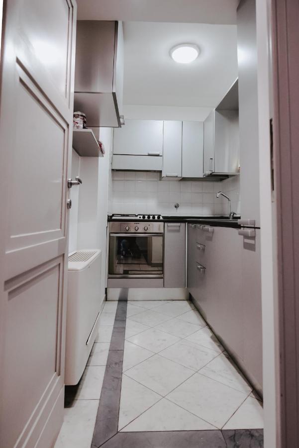 Trevi 86 Apartment Rome Bagian luar foto